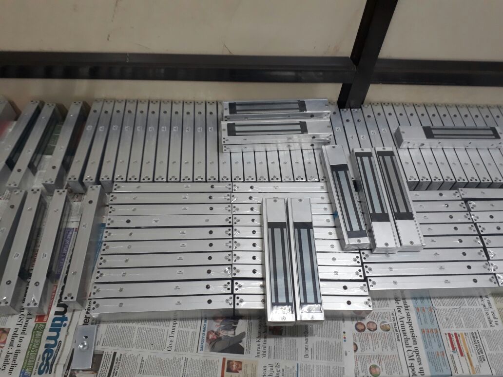 Pengiriman Pabrik S4A: Solusi Kontrol Akses & Pintu Otomatis Siap untuk Pengiriman Global